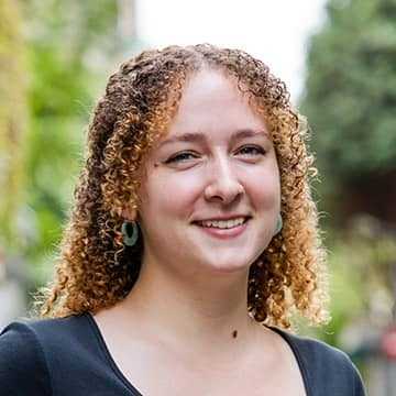 Headshot of Emily Crowley Career Counsellor and CV Expert at CV Genius